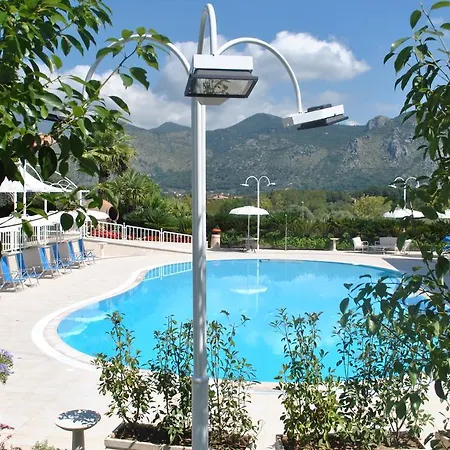 Edra Palace & Ristorante מלון קזינו