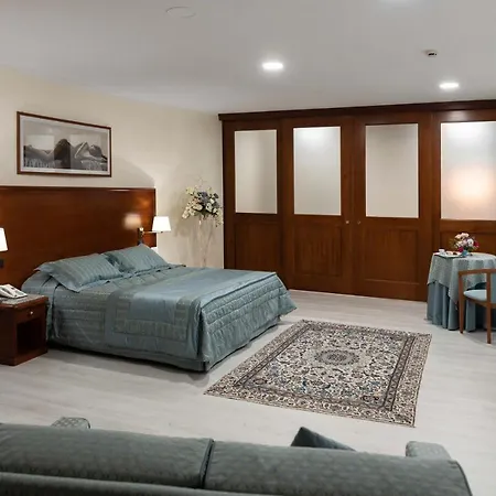 Edra Palace & Ristorante Hotel