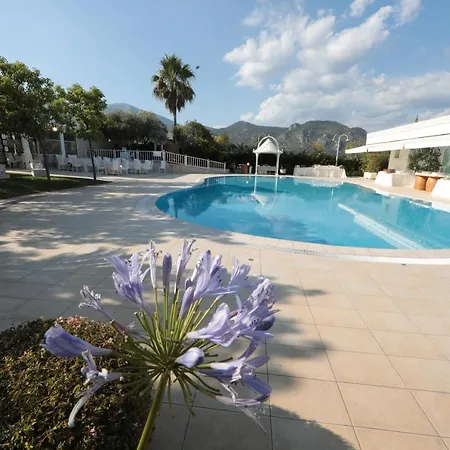 Edra Palace & Ristorante Hotel 4*