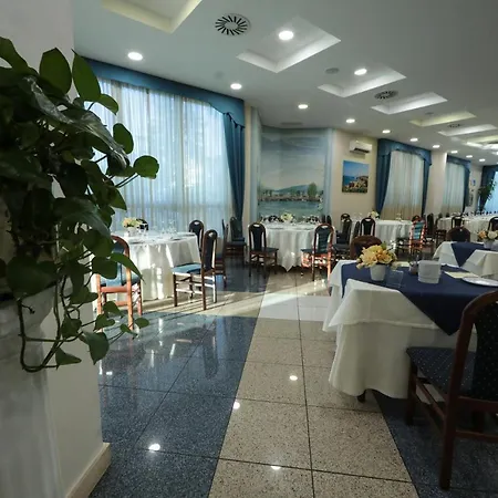 מלון Edra Palace & Ristorante 4*